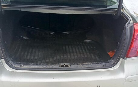 Toyota Avensis III рестайлинг, 2003 год, 500 000 рублей, 9 фотография