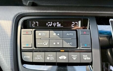 Honda Stepwgn IV, 2018 год, 1 850 000 рублей, 14 фотография