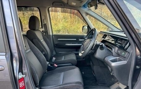 Honda Stepwgn IV, 2018 год, 1 850 000 рублей, 7 фотография