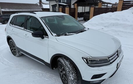 Volkswagen Tiguan II, 2019 год, 1 995 000 рублей, 5 фотография