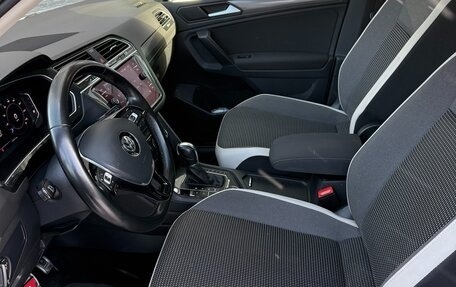 Volkswagen Tiguan II, 2019 год, 1 995 000 рублей, 10 фотография