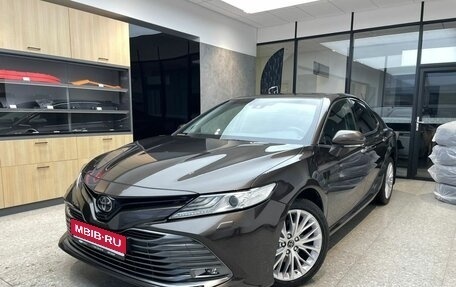 Toyota Camry, 2019 год, 3 370 000 рублей, 1 фотография