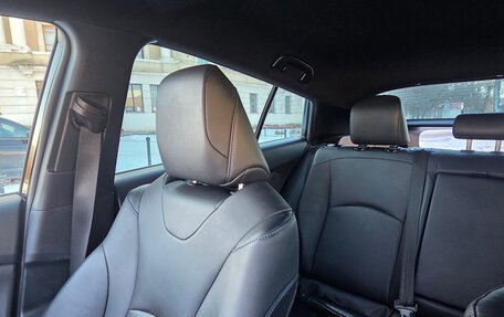 Toyota Prius IV XW50, 2016 год, 1 850 000 рублей, 5 фотография