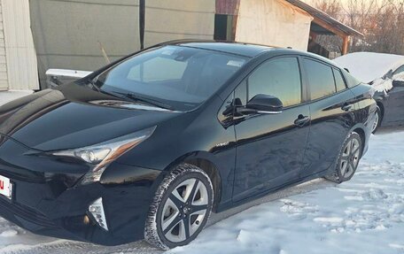 Toyota Prius IV XW50, 2016 год, 1 850 000 рублей, 2 фотография