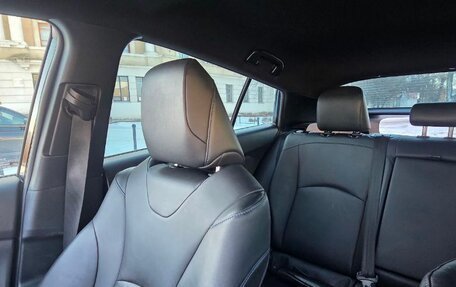 Toyota Prius IV XW50, 2016 год, 1 850 000 рублей, 9 фотография