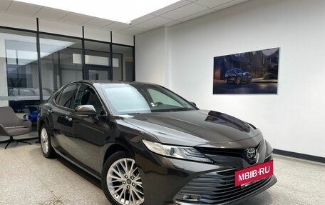 Toyota Camry, 2019 год, 3 370 000 рублей, 4 фотография