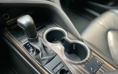 Toyota Camry, 2019 год, 3 370 000 рублей, 18 фотография