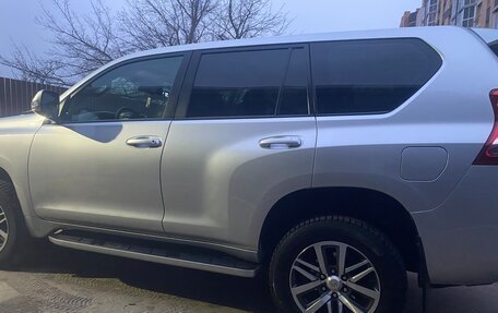 Toyota Land Cruiser Prado 150 рестайлинг 2, 2014 год, 3 450 000 рублей, 12 фотография