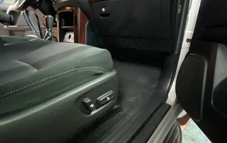 Toyota Land Cruiser Prado 150 рестайлинг 2, 2014 год, 3 450 000 рублей, 17 фотография