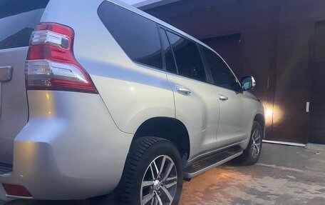 Toyota Land Cruiser Prado 150 рестайлинг 2, 2014 год, 3 450 000 рублей, 25 фотография