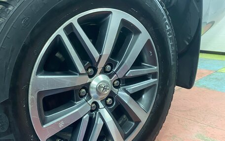 Toyota Land Cruiser Prado 150 рестайлинг 2, 2014 год, 3 450 000 рублей, 29 фотография