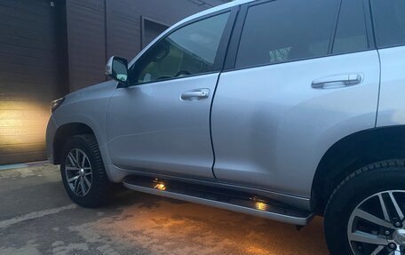 Toyota Land Cruiser Prado 150 рестайлинг 2, 2014 год, 3 450 000 рублей, 33 фотография