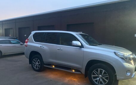 Toyota Land Cruiser Prado 150 рестайлинг 2, 2014 год, 3 450 000 рублей, 35 фотография