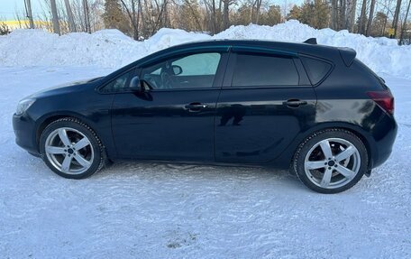 Opel Astra J, 2011 год, 648 000 рублей, 2 фотография