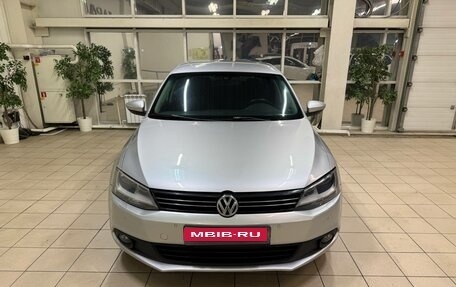 Volkswagen Jetta VI, 2011 год, 780 000 рублей, 3 фотография