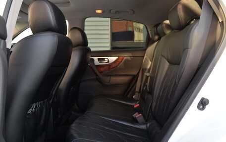 Infiniti FX II, 2011 год, 2 200 000 рублей, 25 фотография