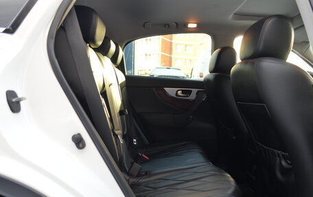 Infiniti FX II, 2011 год, 2 200 000 рублей, 28 фотография