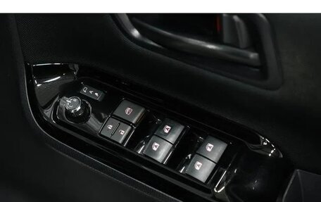 Toyota Noah III, 2017 год, 2 005 000 рублей, 31 фотография