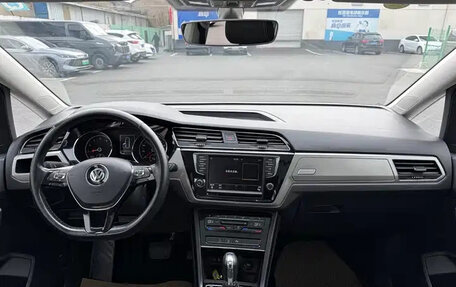 Volkswagen Touran III, 2022 год, 1 729 003 рублей, 12 фотография