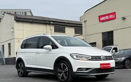 Volkswagen Touran III, 2022 год, 1 729 003 рублей, 6 фотография