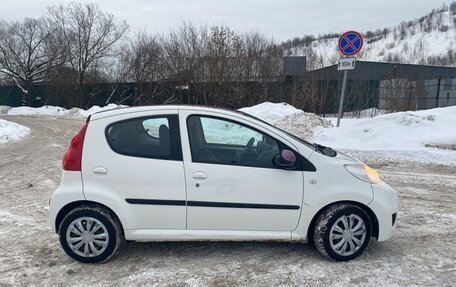Peugeot 107 I рестайлинг, 2012 год, 400 000 рублей, 19 фотография