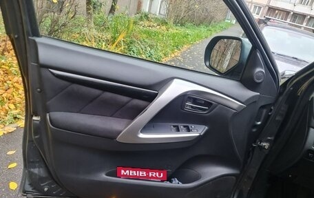 Mitsubishi Pajero Sport III рестайлинг, 2019 год, 3 100 000 рублей, 7 фотография