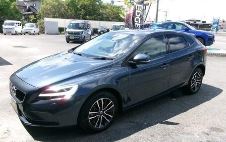 Volvo V40 II рестайлинг, 2019 год, 1 270 000 рублей, 2 фотография