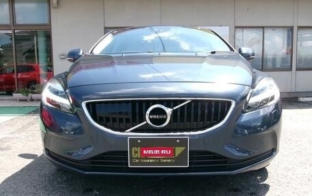 Volvo V40 II рестайлинг, 2019 год, 1 270 000 рублей, 3 фотография