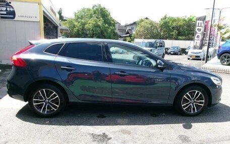 Volvo V40 II рестайлинг, 2019 год, 1 270 000 рублей, 9 фотография