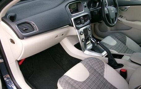 Volvo V40 II рестайлинг, 2019 год, 1 270 000 рублей, 19 фотография