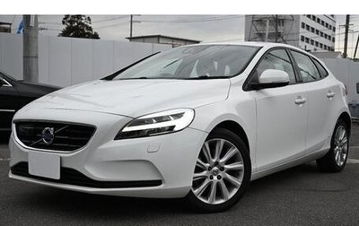 Volvo V40 II рестайлинг, 2019 год, 1 190 000 рублей, 1 фотография