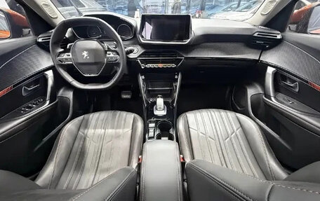 Peugeot 2008 II, 2022 год, 1 790 000 рублей, 8 фотография