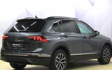 Volkswagen Tiguan II, 2021 год, 2 677 000 рублей, 5 фотография