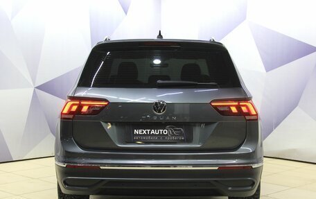 Volkswagen Tiguan II, 2021 год, 2 677 000 рублей, 4 фотография