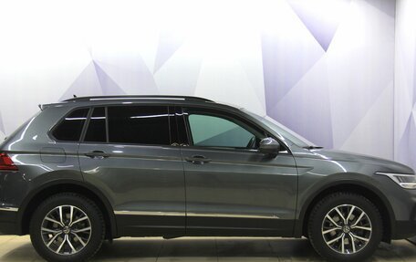 Volkswagen Tiguan II, 2021 год, 2 677 000 рублей, 6 фотография