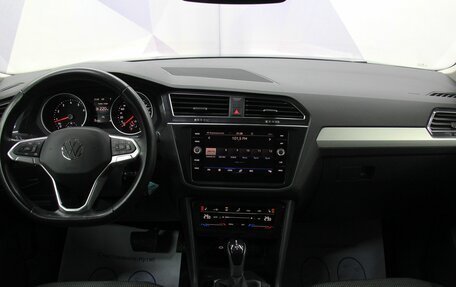 Volkswagen Tiguan II, 2021 год, 2 677 000 рублей, 12 фотография