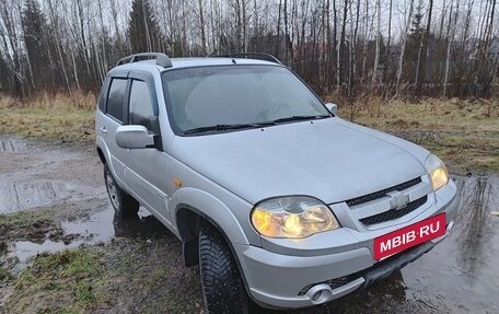 Chevrolet Niva I рестайлинг, 2010 год, 515 000 рублей, 4 фотография