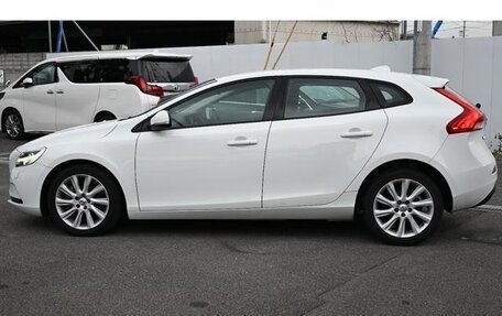 Volvo V40 II рестайлинг, 2019 год, 1 190 000 рублей, 7 фотография