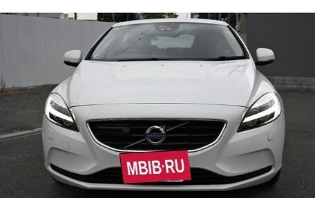 Volvo V40 II рестайлинг, 2019 год, 1 190 000 рублей, 2 фотография