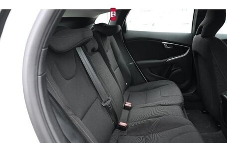 Volvo V40 II рестайлинг, 2019 год, 1 190 000 рублей, 13 фотография