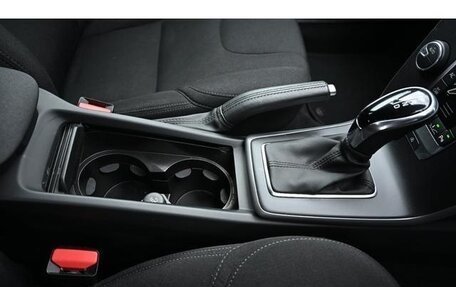 Volvo V40 II рестайлинг, 2019 год, 1 190 000 рублей, 26 фотография