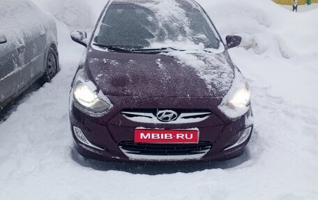 Hyundai Solaris II рестайлинг, 2011 год, 900 000 рублей, 1 фотография