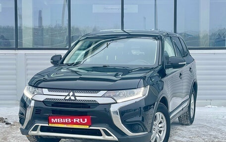 Mitsubishi Outlander III рестайлинг 3, 2019 год, 2 099 000 рублей, 1 фотография
