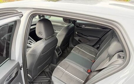 Volkswagen Golf VIII, 2022 год, 1 950 000 рублей, 10 фотография