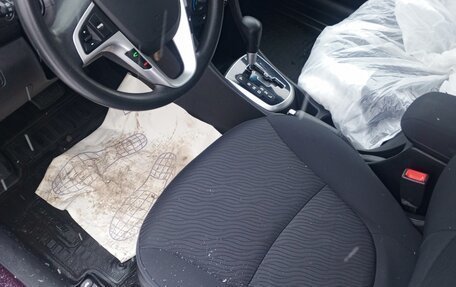 Hyundai Solaris II рестайлинг, 2011 год, 900 000 рублей, 6 фотография