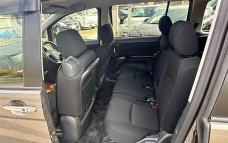 Toyota ISis I, 2013 год, 994 000 рублей, 7 фотография