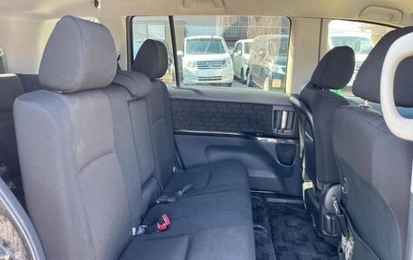 Toyota ISis I, 2012 год, 989 000 рублей, 12 фотография