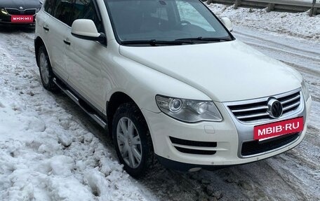 Volkswagen Touareg III, 2009 год, 1 495 000 рублей, 2 фотография