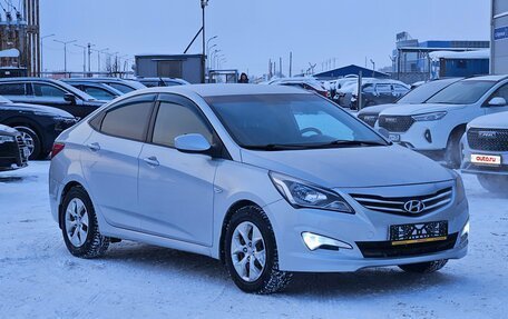 Hyundai Solaris II рестайлинг, 2015 год, 980 000 рублей, 3 фотография