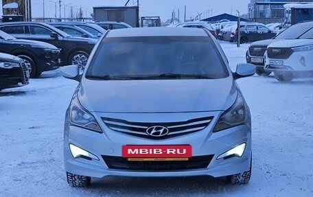 Hyundai Solaris II рестайлинг, 2015 год, 980 000 рублей, 2 фотография